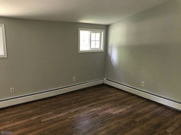 5th image of 507 Edwards Dr