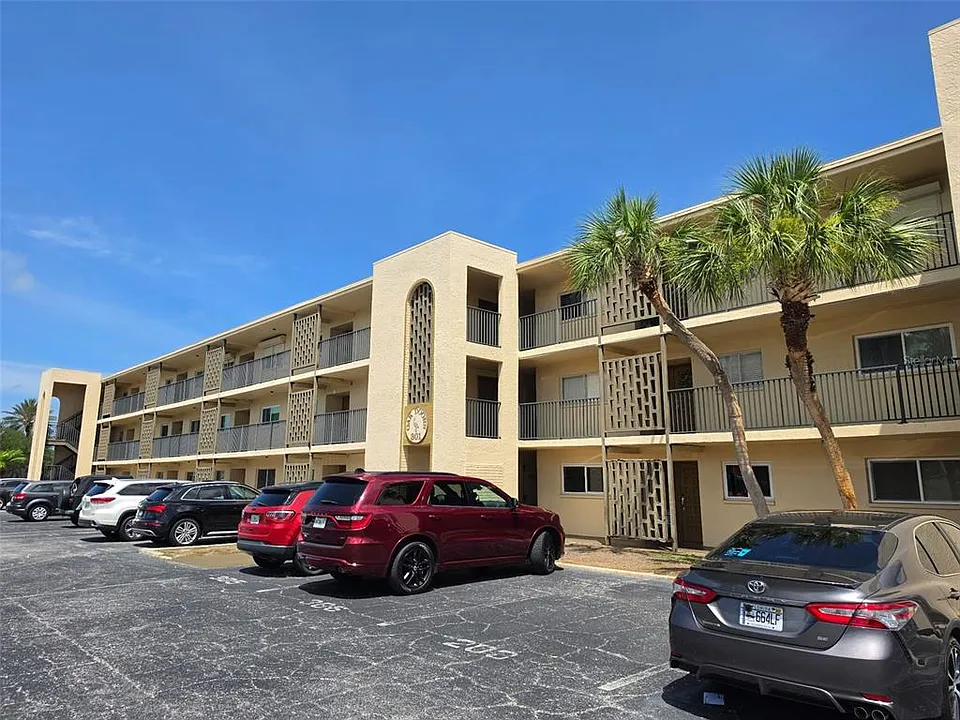 301 87th Ave #106