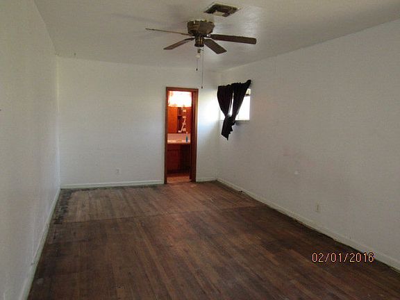 5th image of 813 E Caesar Ave
