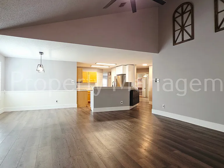 5004 Evergreen Dr — Photo 6