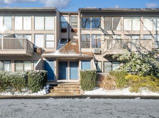 1465 E Putnam Ave APT 426, Greenwich, CT 06870