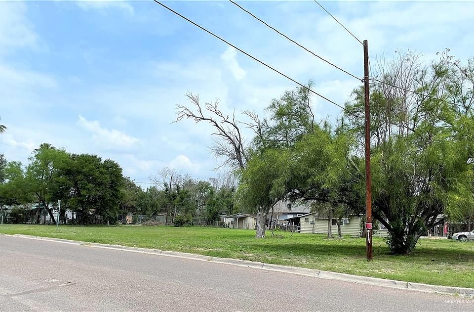 1st image of 642 E Acacia Ave