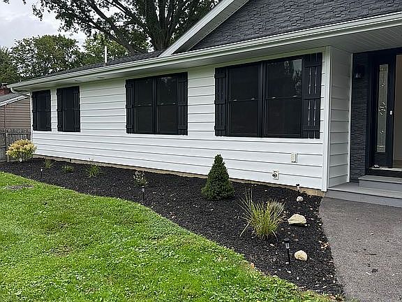 3rd image of 5811 Grubb Rd