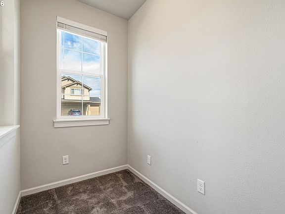 4th image of 3715 S 42nd Pl