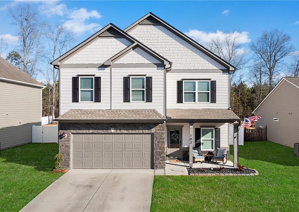 1st image of 102 Royal Oak Dr NE