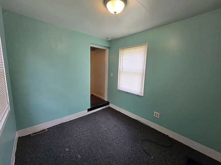 15205 Maplewood Ave — Photo 20