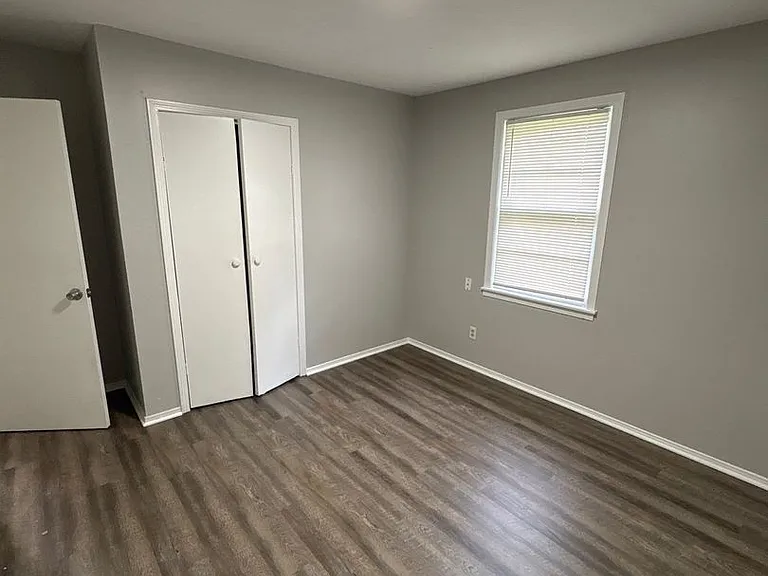 1541 Roosevelt Ave — Photo 7