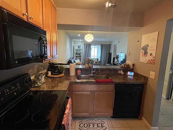 4th image of 3062 Plaza Terrace Dr