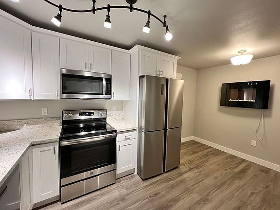 2nd image of 641 Commercial St #2