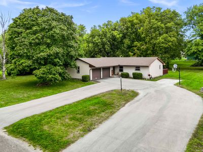 108 Cardinal Dr, Le Roy, IL, 61752