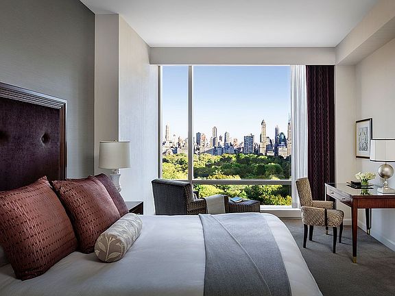 2nd image of 1 Central Park N #1704