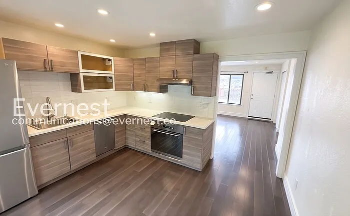 380 Monterey Blvd #302 — Photo 6