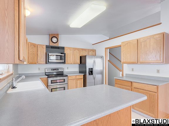 3rd image of 902 Stimple Ct
