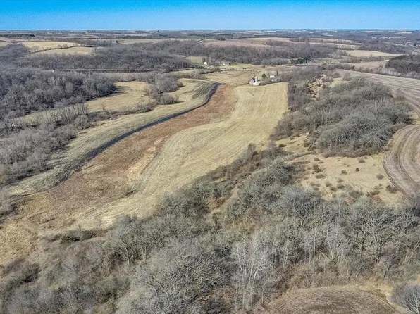 10147 Lee Valley Rd, Blanchardville, WI 53516
