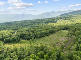 817 Wade Pasture Rd, Stowe, VT 05672