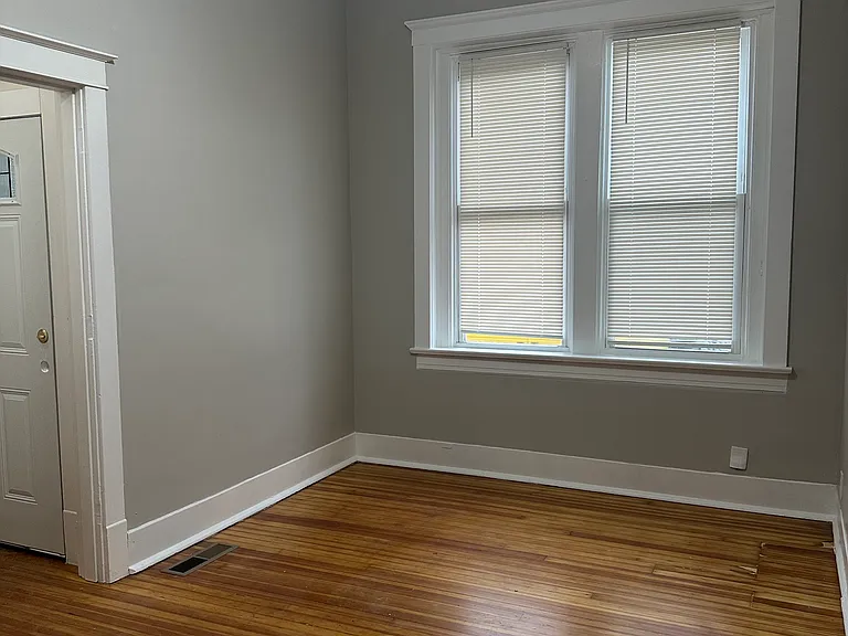149 Vernon Ave #3 — Photo 1