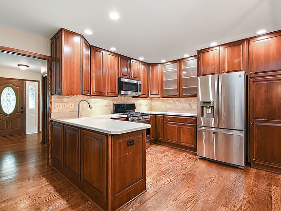 5th image of 15531 S 82nd Ave