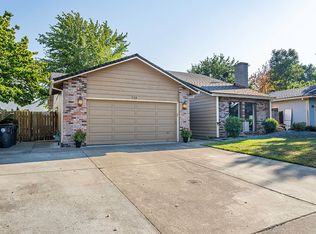 713 W 1st St, Phoenix, OR 97535