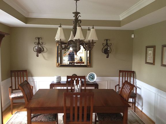 Dining Room w/ Tray Ceiling