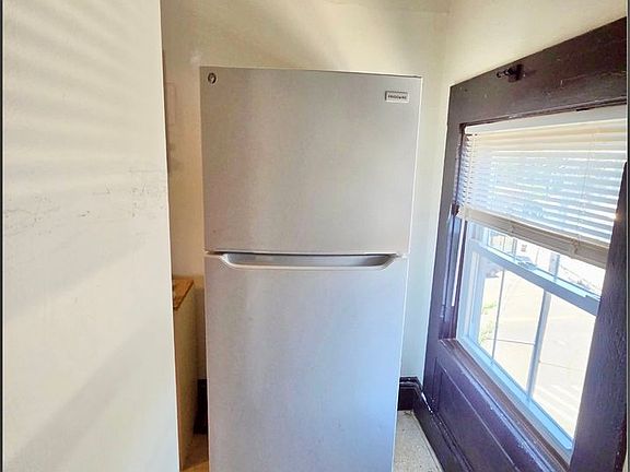 5th image of 123 Elmwood Ave APT 3