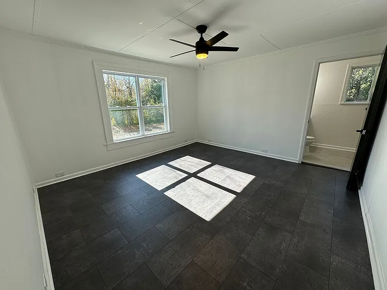 818 Maple Ave SW — Photo 9