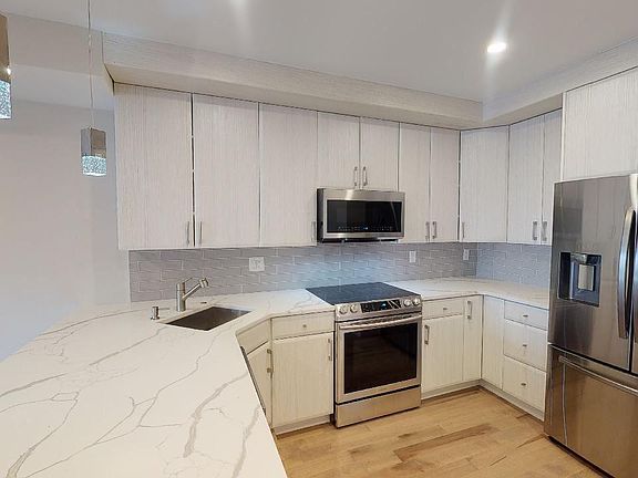 2nd image of 662 N 15th St #3
