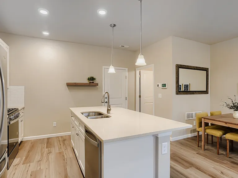1909 S Poplar Ct — Photo 11