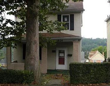 1934 Plainview Ave photo 1