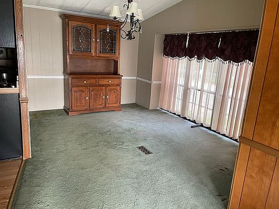 2nd image of 225 Quarry Hill Est