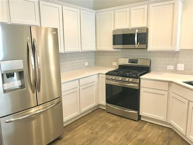 4605 Quarrybank Dr — Photo 4