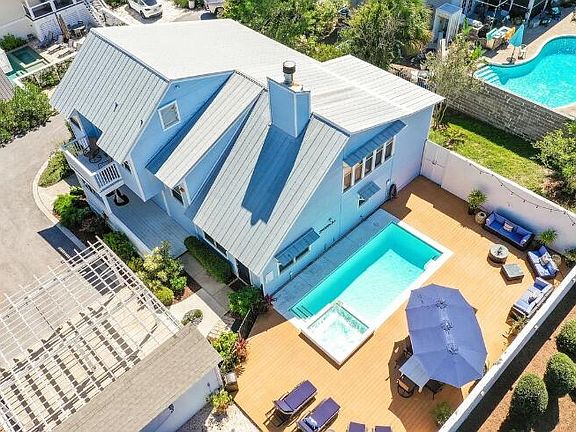 2nd image of 1990 S County Highway 83