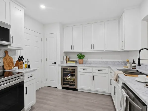 7708 Royal Ln #204C, Dallas, TX 75230