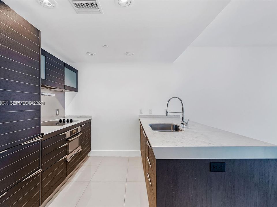 2nd image of 200 Biscayne Blvd Way APT 3713