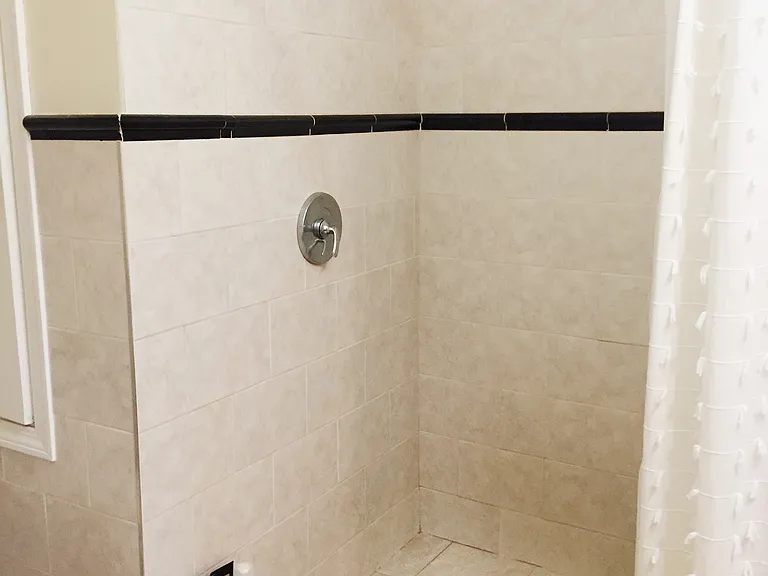 556 Columbus Ave #1R — Photo 2