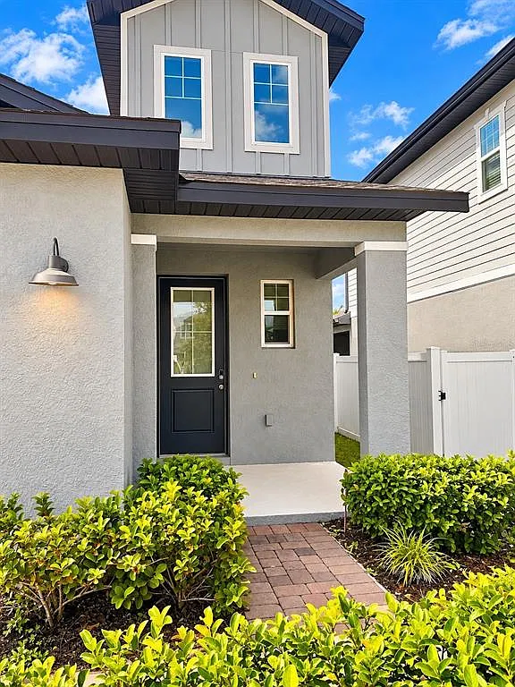 4 bed, 2.5 bath, 2256 sqft, $2,700 — Photo 2