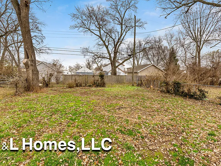 50 Florence Ave — Photo 2