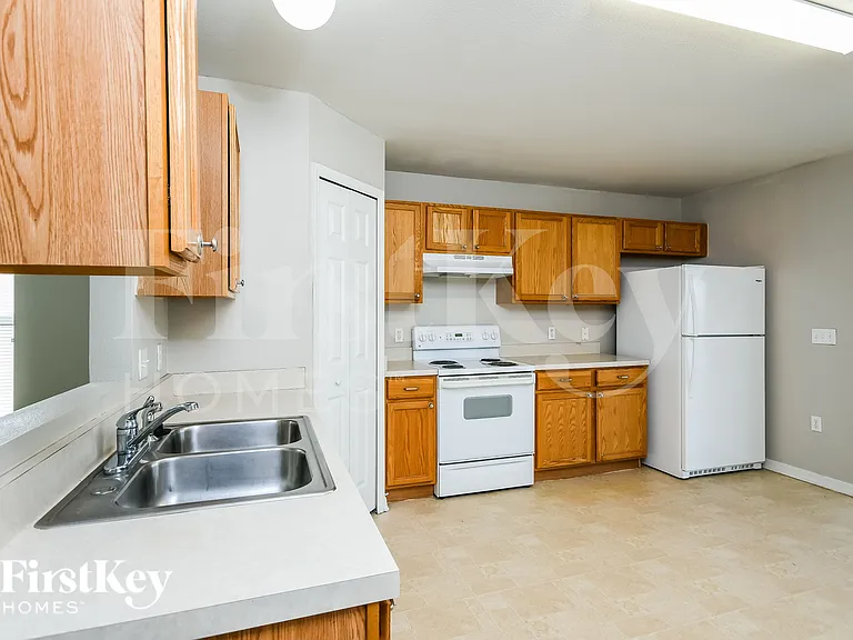 3637 Queens Cove Blvd — Photo 6