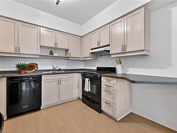 5th image of 77 Governors Rd #503