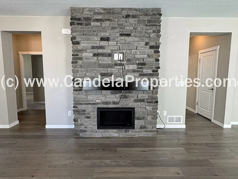 7618 Red River Way — Photo 3