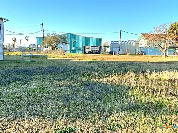 3 W Maple St, Pt O Connor, TX 77982