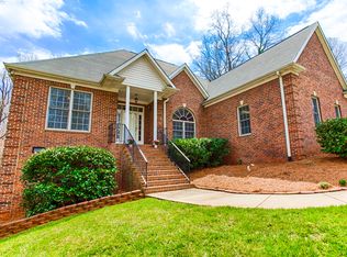 11 Devonshire Dr, Greensboro, NC 27410