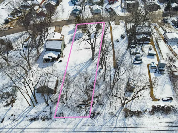 Brighton Beach Rd, Menasha, WI 54952