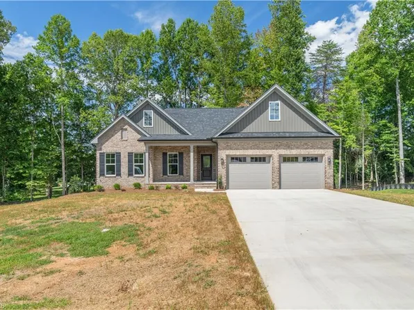 278 Vine Ridge Dr, Winston Salem, NC 27127