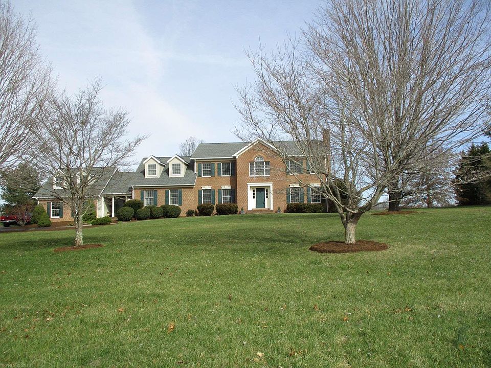 1st image of 4635 Blue Heron Dr
