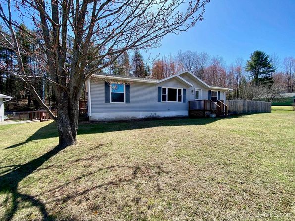 144 Sheryl St, Marquette, MI 49855