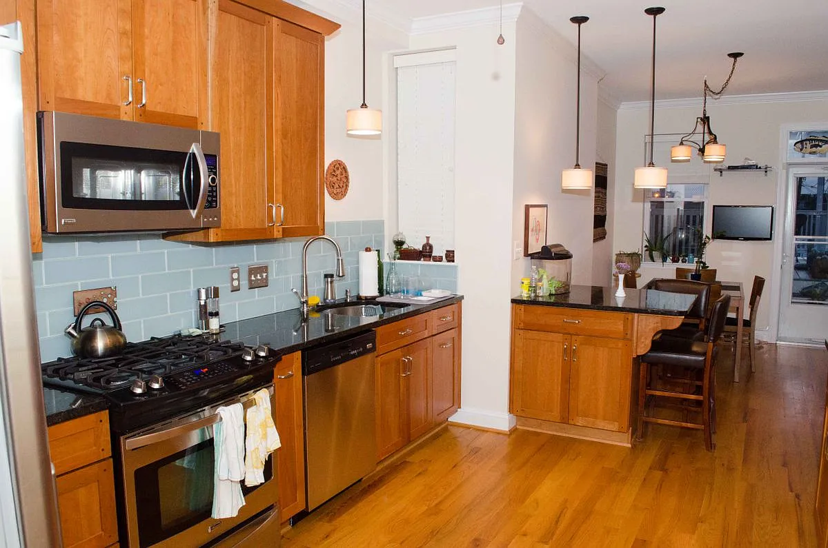 3 bed, 3.5 bath, 1825 sqft, $2,750 — Photo 3