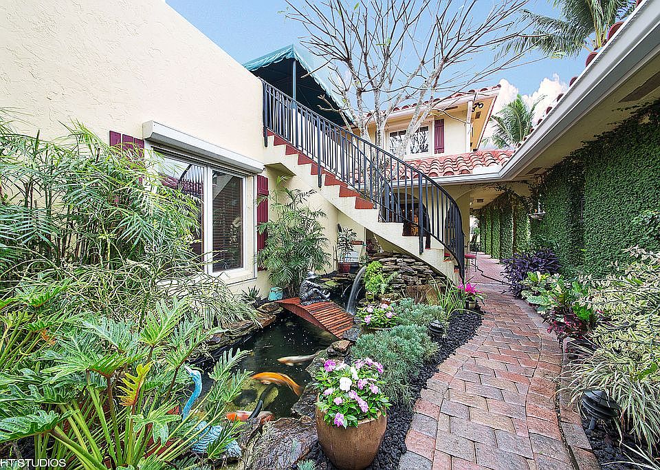 2nd image of 4929 Tropical Garden Dr