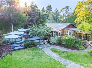 24204 75th Ave SW, Vashon, WA 98070