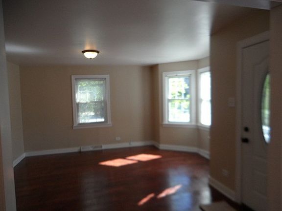 4th image of 9407 S Nordica Ave