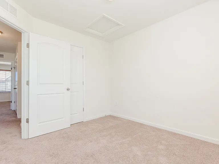 172 Drexel Ct — Photo 20